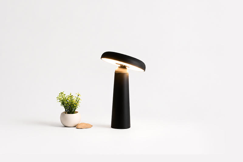 Edi Şarjlı Modern Masa Lambası